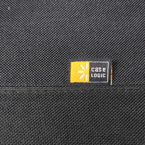 Case Logic Black CD Carrying Case Holds 30 DVD CD Music Movies Removable Sleeves - Picture 8 of 9